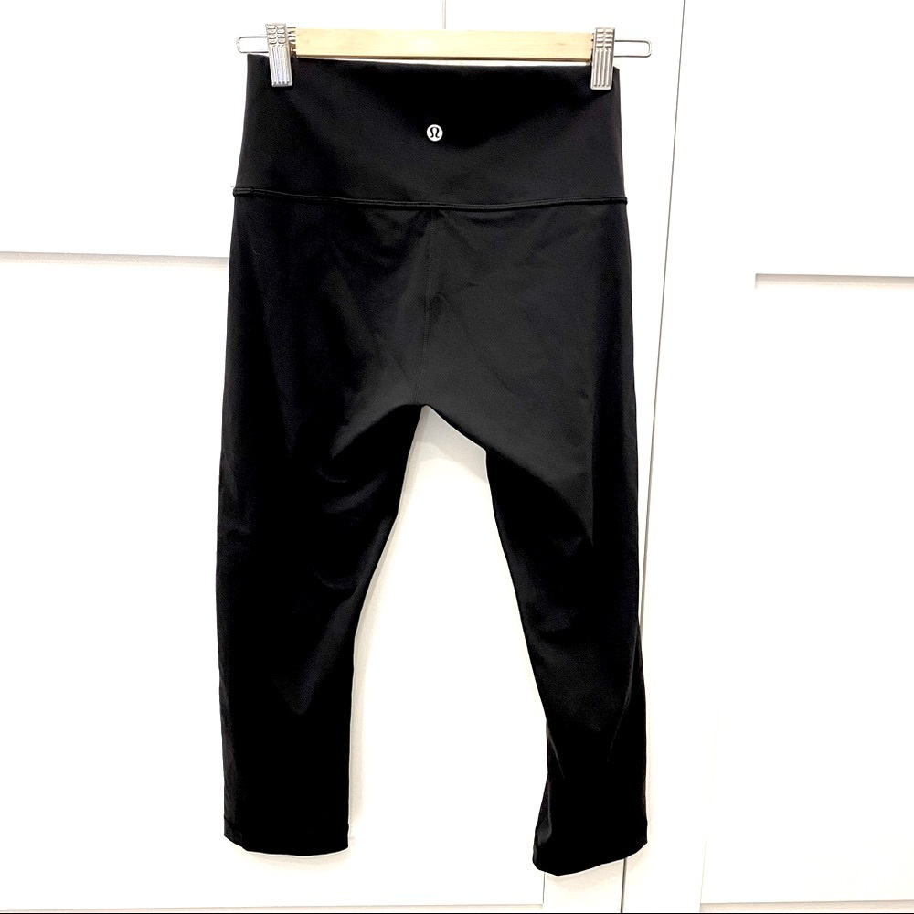 NWOT Lululemon Wunder Under Crop 21” Full-on Luxtreme Black 8